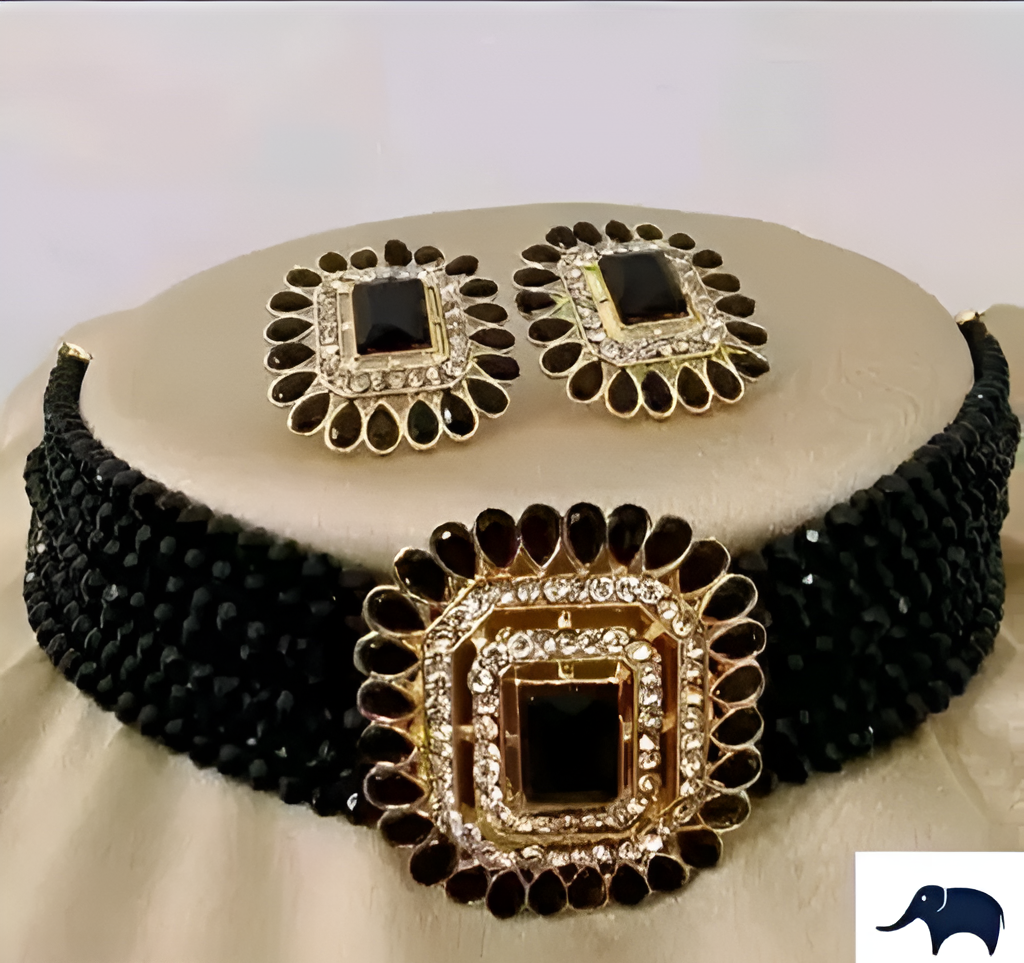 FURBELOW™ Pearl Choker Set