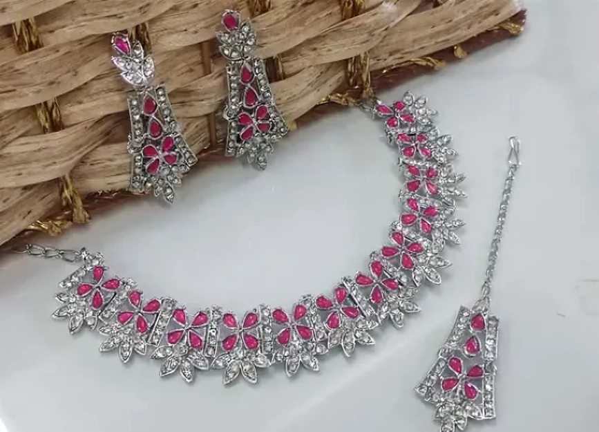 Rhodium Plated Necklace Set With Light Purple Color Kundan