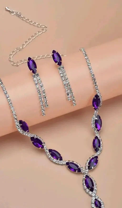 FURBELOW™ Silver & Pearl Jewellery Set