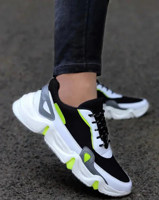 TES™ Green Sports Shoes