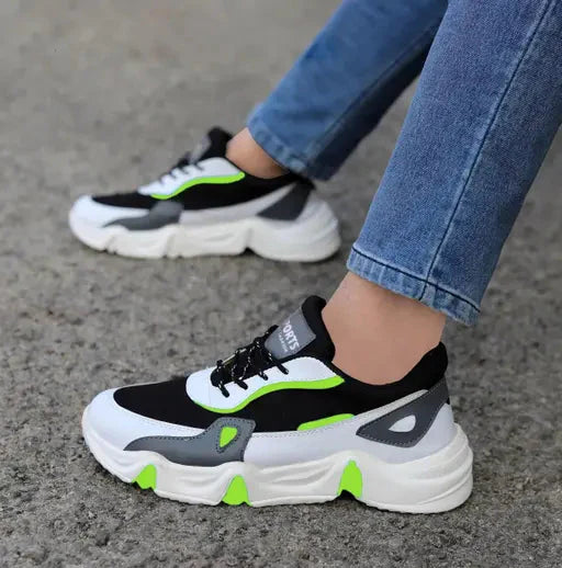 TES™ Green Sports Shoes