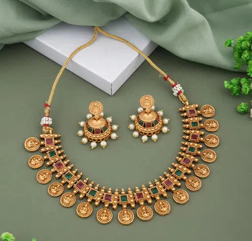 FURBELOW™ Golden Jewellery Set