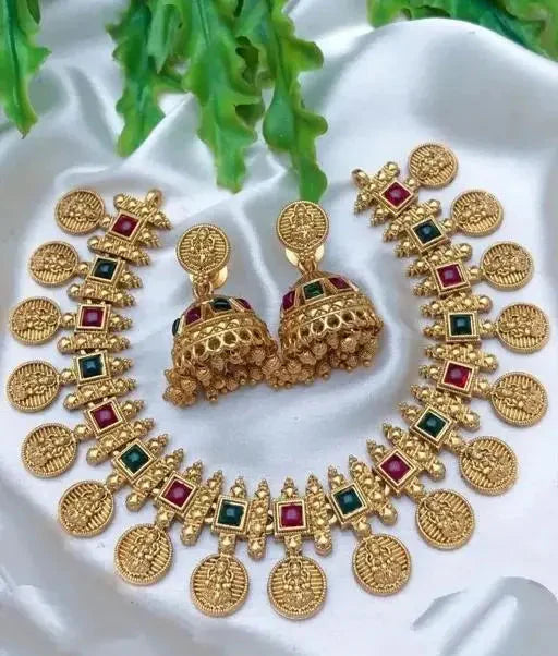 FURBELOW™ Golden Jewellery Set